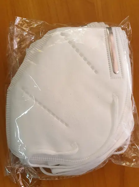 Foto uit de officiële melding: KN95 Het masker van het deeltjefilter — risico: Gezondheidsrisico/overige (INFO/00006/21)