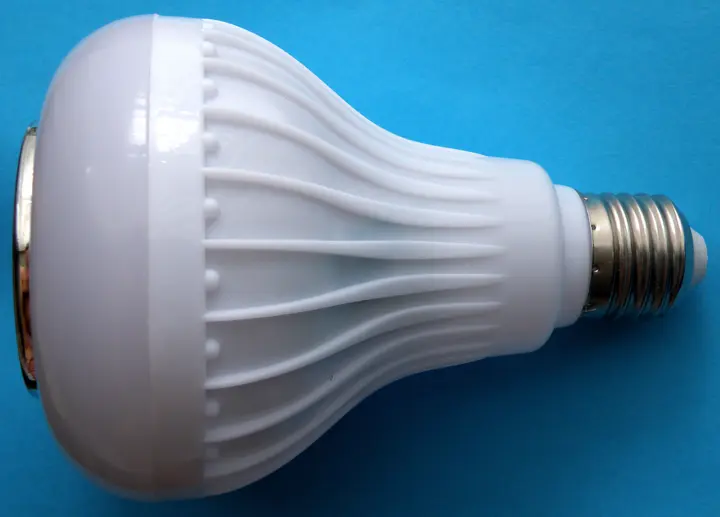 Photo from the official notice: LED MUSIC BULB/APP — electric shock risk