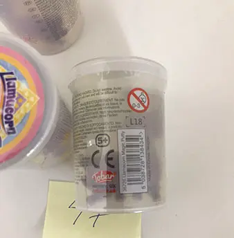Photo de l’avis officiel: Tobar Llamacorn Magic Putty med figurine Purple Slime de jouet — risque: Risque chimique
