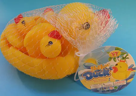 Photo from the official notice: YT Yellow Duck bath toy set — choking risk