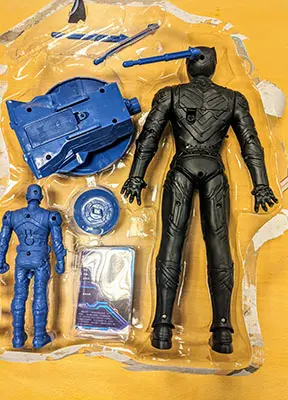 Foto do aviso oficial: Super Hero Bonecas de plástico — risco: Engasgamento