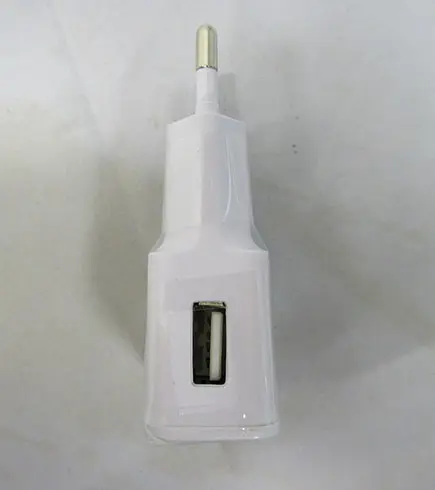 Foto aus der offiziellen Meldung: USB Cable 2A Wall Charger for Samsung Galaxy Note 2 S3 S4 USB-Ladegerät — Risiko: Elektrischer Schlag & Feuer