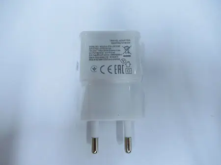 Foto dell’avviso ufficiale: 5V Dual USB 2 Port Wall Charger Adapter For Mobile Phones Universal EU/US Plug Caricabatterie USB — rischio: Scossa elettrica & Incendio