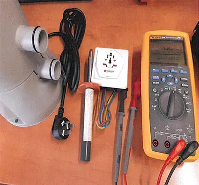 Foto do aviso oficial: Adaptador — risco: Choque elétrico (A12/00291/21)