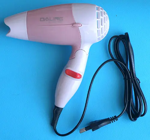 Foto do aviso oficial: DALING Folding hair dryer Secador de cabelo — risco: Queimaduras & Choque elétrico