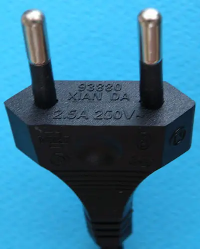 Foto do aviso oficial: DALING Folding hair dryer Secador de cabelo — risco: Queimaduras & Choque elétrico