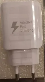Photo de l’avis officiel: Adaptive Fast Charging Chargeur USB — risque: Choc électrique