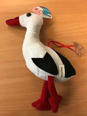 Foto aus der offiziellen Meldung: Plüschstorch — Risiko: Ersticken