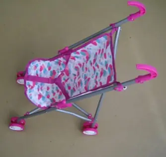 Photo de l’avis officiel: Dominika Doll Stroller Poussette de jouet — risque: Blessures