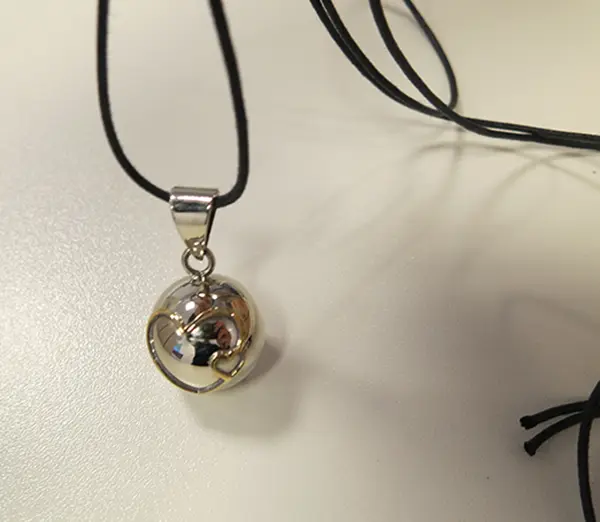 Photo de l’avis officiel: Babylonia Bola Babylonia Bola gravidsmykke dobbelhjerte Collier — risque: Risque chimique