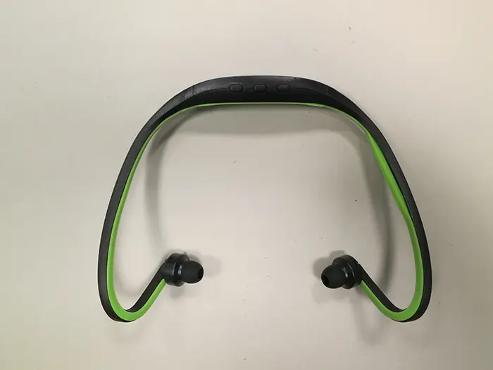 Photo from the official notice: Bluetooth headset til den aktive — environment risk