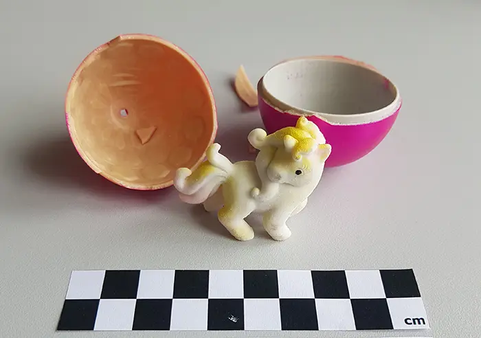 Photo de l’avis officiel: Ginormous Unicorn Egg Jouet extensible — risque: Étouffement & Blessures