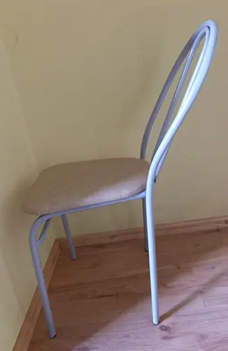 Foto dell’avviso ufficiale: Metal chair Sedia in metallo — rischio: Lesioni