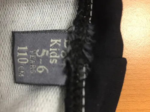 Foto aus der offiziellen Meldung: Dgs kids Kinder-Sweatshirt — Risiko: Strangulierung