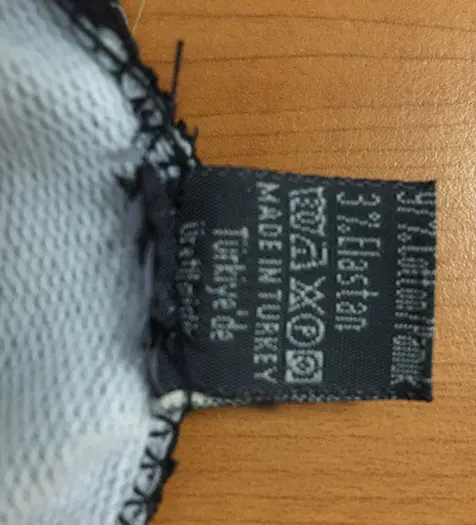 Foto aus der offiziellen Meldung: Dgs kids Kinder-Sweatshirt — Risiko: Strangulierung