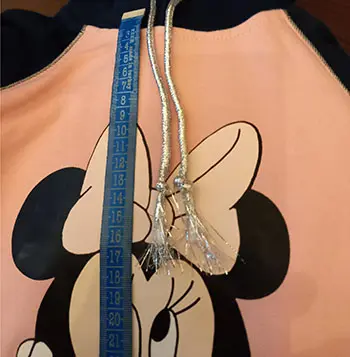 Photo de l’avis officiel: „Lilax“ Robe d’enfant — risque: Blessures & Etranglement