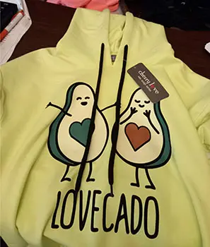 Foto aus der offiziellen Meldung: „Cherry love“ Kinder Sweatshirt — Risiko: Strangulierung