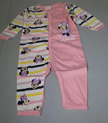 Foto uit de officiële melding: Disney Disney Baby, Schlafoverall Gr. 62/68 Slaappak van de baby — risico: Chemische risico's