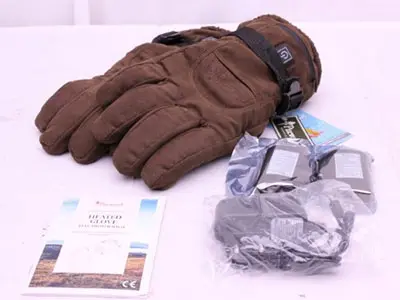 Foto do aviso oficial: Pinewood Heated Glove Electrothermal Luvas aquecidas — risco: Choque elétrico