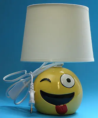 Photo de l’avis officiel: STRÜHM Asztali lámpa Lampe de bureau — risque: Brûlures & Choc électrique