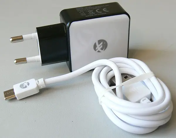 Photo from the official notice: HX 2in1 FAST SMART CHARGER usb charger — electric shock risk
