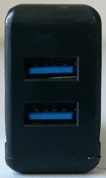 Photo from the official notice: HX 2in1 FAST SMART CHARGER usb charger — electric shock risk