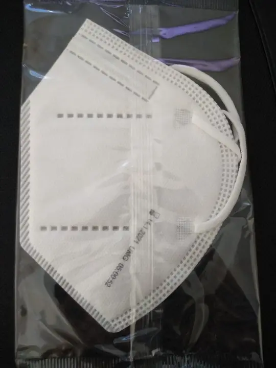 Foto aus der offiziellen Meldung: DECADE Respirator FFP2 respiratory protective mask FFP2 Partikelfiltermaske — Risiko: Gesundheitsrisiken/Sonstige