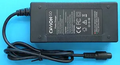 Photo de l’avis officiel: CAVION HOVER BOARD Scooter auto-équilibrage (hoverboard) — risque: Brûlures & Choc électrique