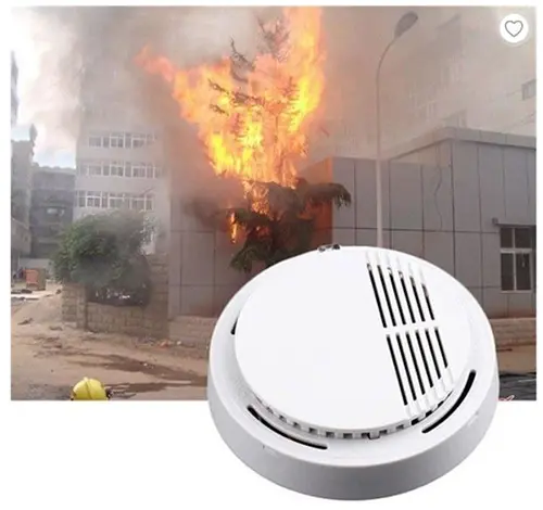 Photo from the official notice: Général Purpose smoke detector — suffocation & burns risk