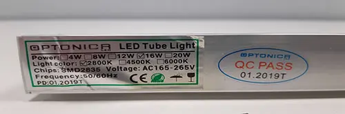 Foto aus der offiziellen Meldung: Optonica Led Tl LED-Röhre Licht — Risiko: Elektrischer Schlag