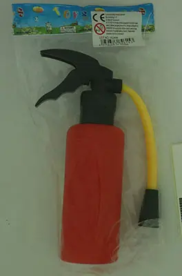Photo de l’avis officiel: Toys toys Pistolet à eau en plastique — risque: Risque chimique