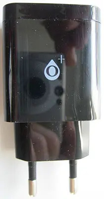 Photo from the official notice: Qualcomm WALL CHARGER QC 3.0 (on the packaging), FAST CHARGER (on the product) usb charger — electric shock risk