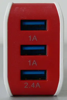 Photo de l’avis officiel: FAST TRAVEL CHARGER 3USB Premium Chargeur USB — risque: Choc électrique