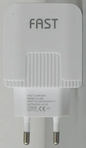 Photo de l’avis officiel: FAST TRAVEL CHARGER 3USB Premium Chargeur USB — risque: Choc électrique