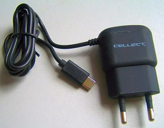 Photo de l’avis officiel: CELLECT HÁLÓZATI TÖLTŐ / TRAVEL CHARGER Chargeur USB — risque: Choc électrique