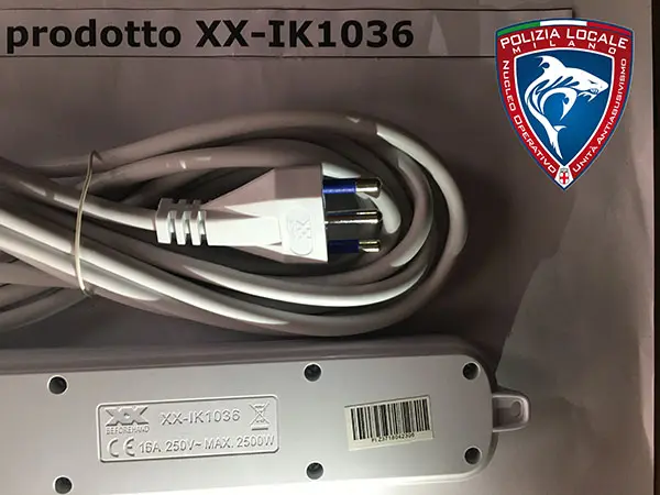 Foto do aviso oficial: AIGOSTAR MULTIPRESA 6 POSIZIONI Chumbo de extensão — risco: Choque elétrico