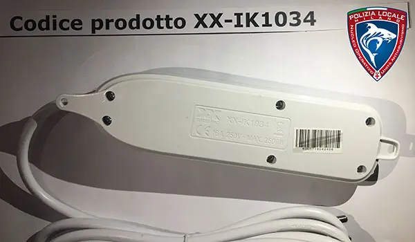Foto do aviso oficial: AIGOSTAR MULTIPRESA 4 POSIZIONI Chumbo de extensão — risco: Choque elétrico