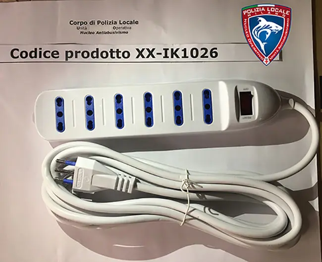 Foto dell’avviso ufficiale: AIGOSTAR 6 USCITE MULTIPRESA SCHUKO Piombo di estensione — rischio: Scossa elettrica