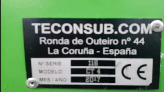 Photo from the official notice: TECONSUB elevating platform for waste containers — cuts & entrapment risk