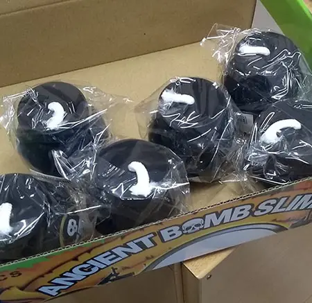 Photo de l’avis officiel: Ancient Bomb Slime Slime de jouet — risque: Risque chimique