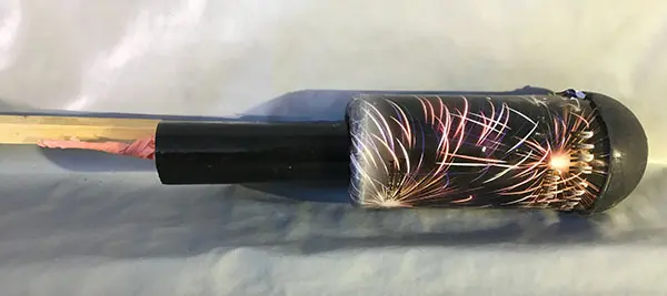 Foto dell’avviso ufficiale: Fyrværkerieksperten a/s Dark Spirit - Golden Sky 10 Fuochi d'artificio — rischio: Lesioni uditive & Danno alla vista
