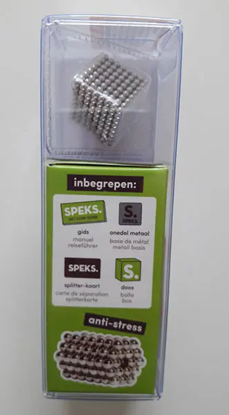 Foto aus der offiziellen Meldung: Speks 512 krachtige zeldzame aarde magneten Magnetspielzeug Set — Risiko: Ersticken & Verletzungen (A12/01434/21)