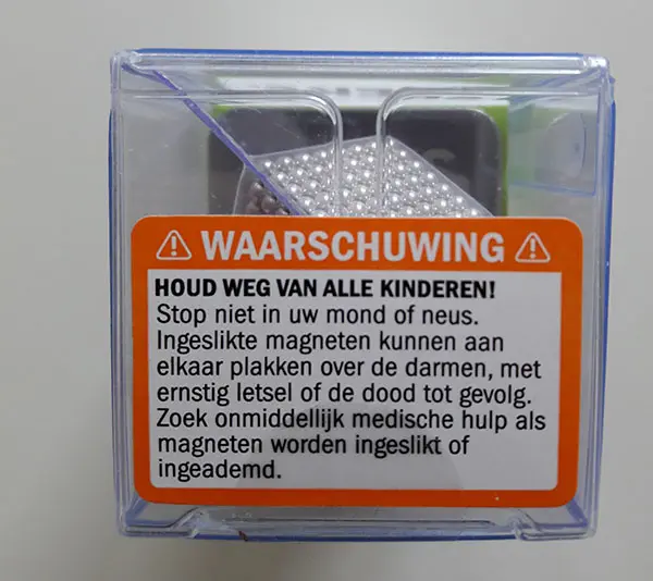Foto aus der offiziellen Meldung: Speks 512 krachtige zeldzame aarde magneten Magnetspielzeug Set — Risiko: Ersticken & Verletzungen (A12/01434/21)