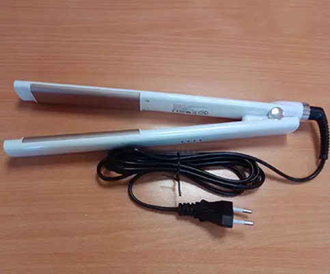 Foto do aviso oficial: Professional Hair Straightener Alisador de cabelo — risco: Choque elétrico (A12/01437/21)