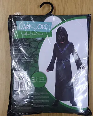 Foto dell’avviso ufficiale: Pentone Creations SA Dark Lord - Hooded Robe, Mask Costume da bambino vestito fantasia — rischio: Ustioni