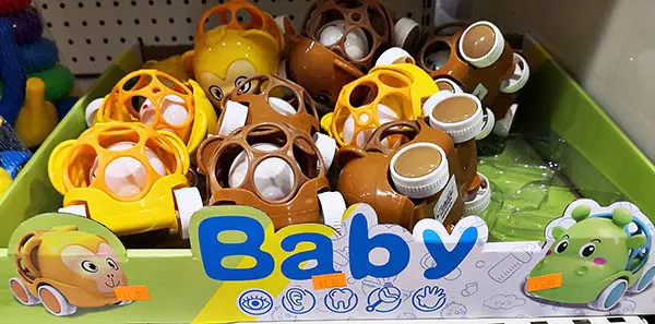 Foto aus der offiziellen Meldung: Baby Mixed one Reibungswagen-Lattle — Risiko: Ersticken