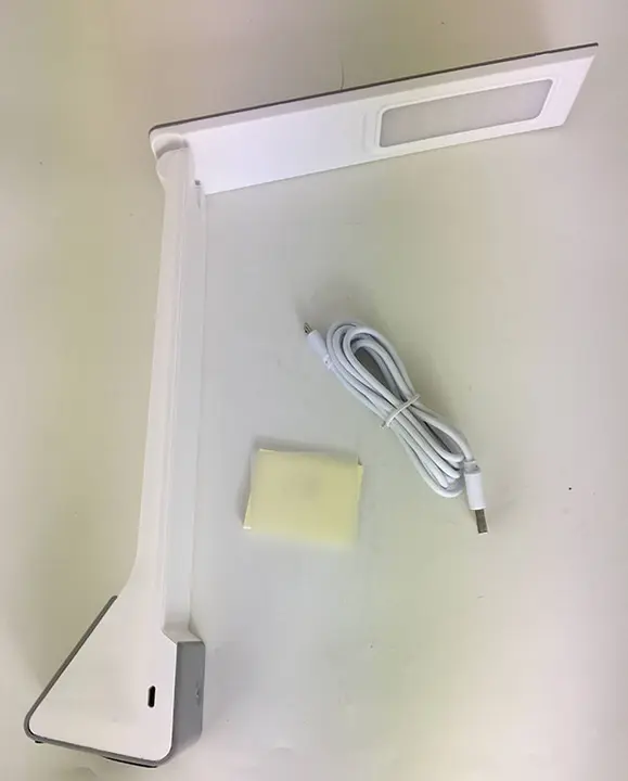 Foto uit de officiële melding: Ateljé LED-lampa — risico: Milieu