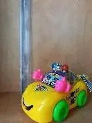 Foto dell’avviso ufficiale: Fantasy Toys &amp; Candies Light Cartoon Police Auto giocattolo con caramelle — rischio: Ostruzione delle vie aeree