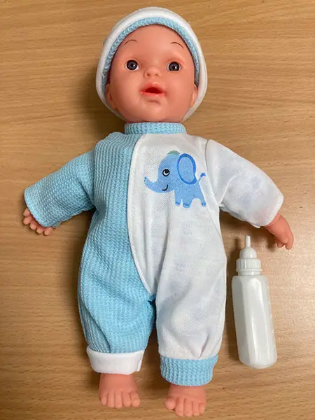 Foto do aviso oficial: Baby Sweetheart DOLL w 4 SOUNDS AND MILK BOTTLE Boneca de bebé — risco: Ambiente