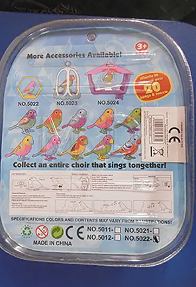 Foto do aviso oficial: Parrot Birds Brinquedo de plástico — risco: Químico & Engasgamento